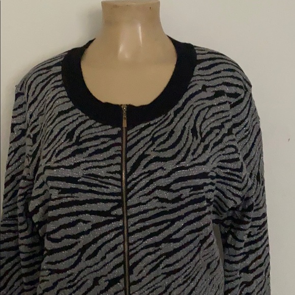 3x$20 Plus Size Light Sweater Jacket Plus Size 2XL - Picture 2 of 3
